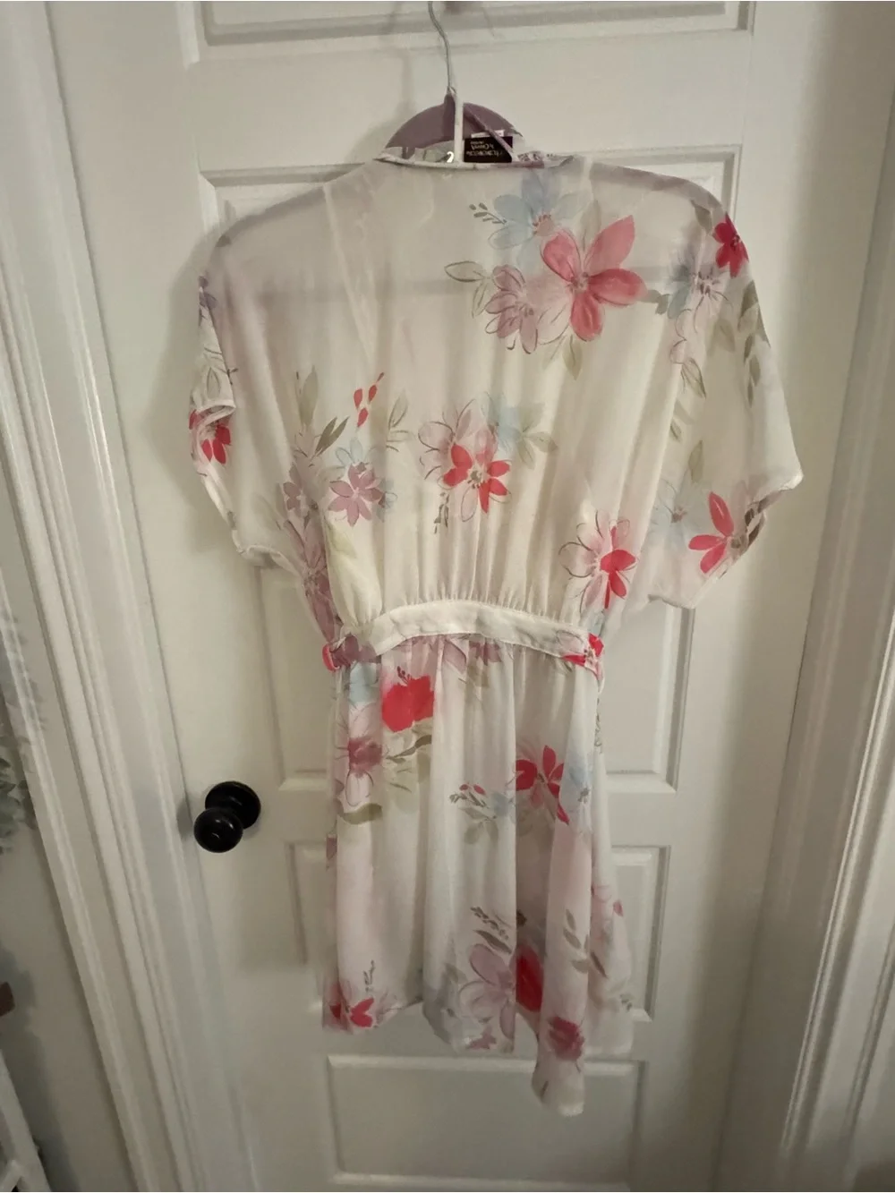 Floral Lace-Trim Cream Satin Robe with Pink Accents - Size XL